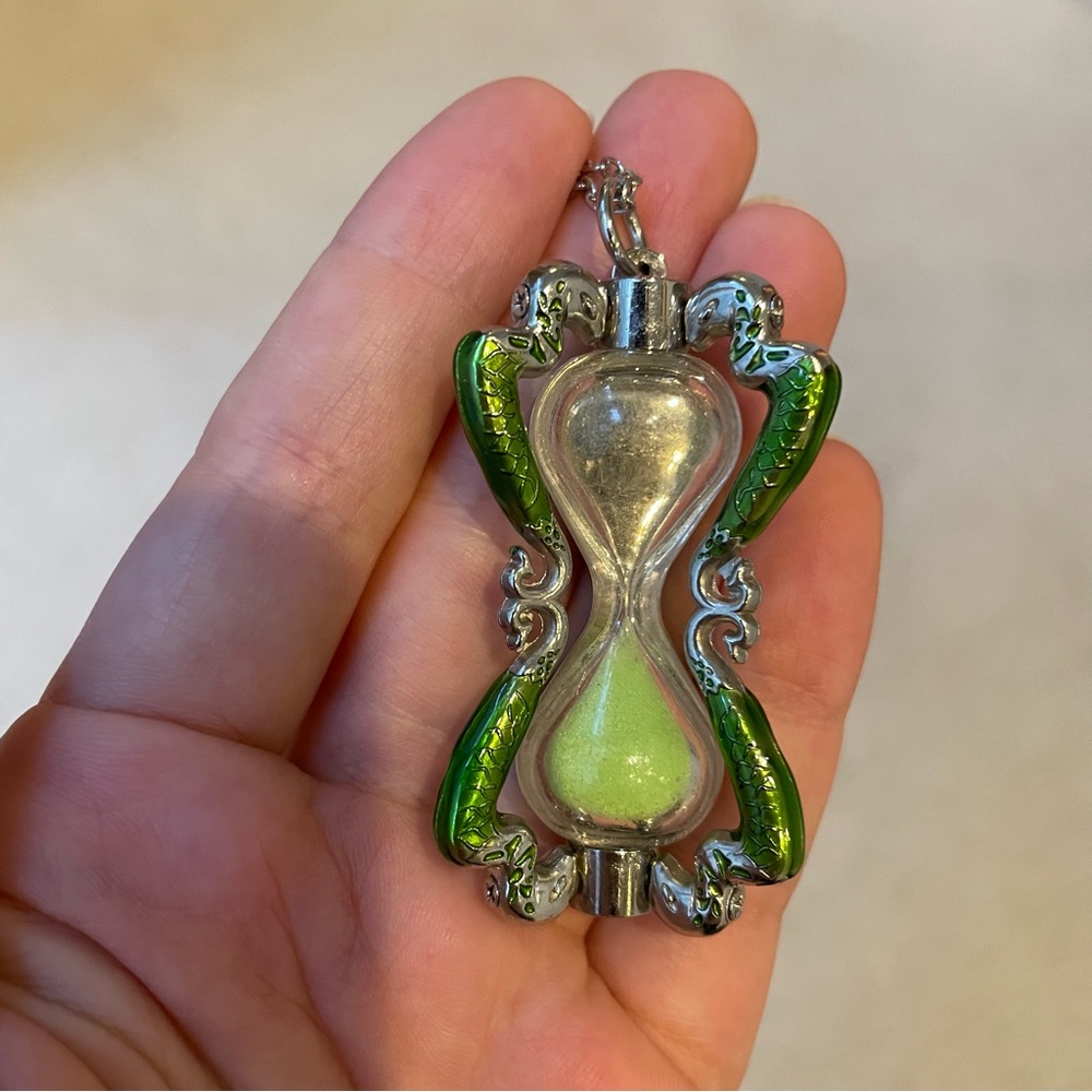 Wizarding World of Harry Potter Universal Studios Slughorn Hourglass Necklace